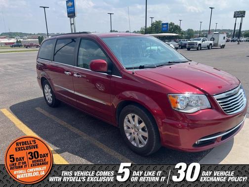 2016 Chrysler Town & Country Touring