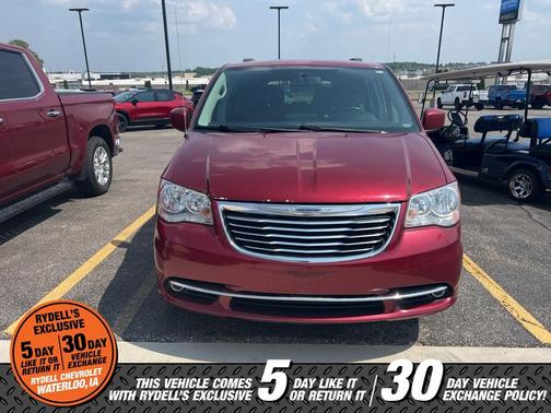 2016 Chrysler Town & Country Touring