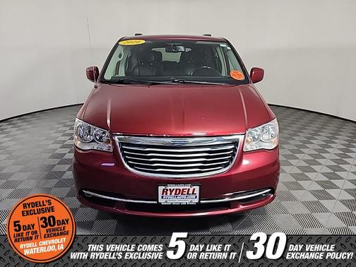2016 Chrysler Town & Country Touring