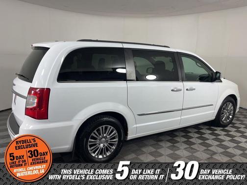 Bright White Clearcoat 2014 Chrysler Town & Country Touring-L