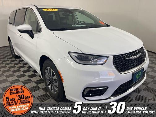 Bright White Clearcoat 2023 Chrysler Pacifica Hybrid Touring L