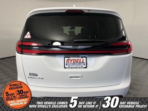 2022 Chrysler Pacifica Touring-L