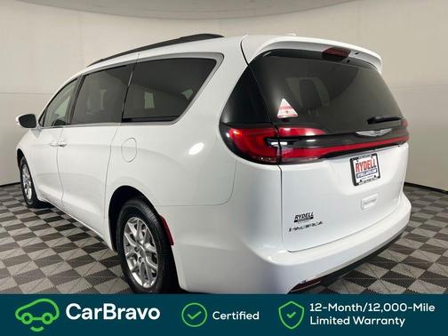 2022 Chrysler Pacifica Touring-L