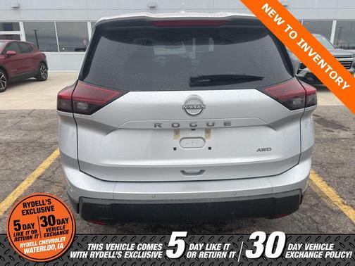 2025 Nissan Rogue SV