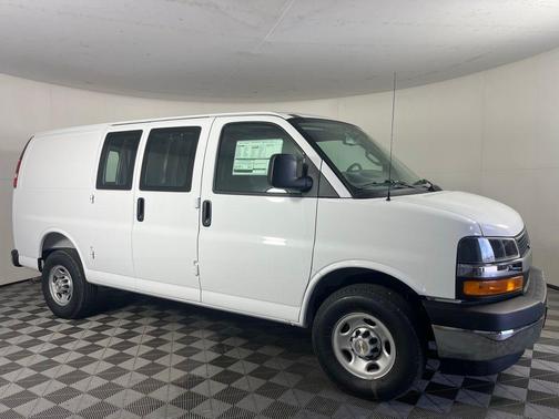 Summit White 2026 Chevrolet Express 2500 Work Van