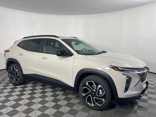 White Sand 2026 Chevrolet Trax 2RS