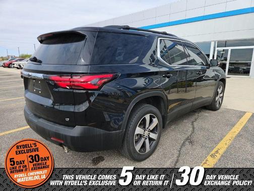 Mosaic Black Metallic 2023 Chevrolet Traverse LT Leather
