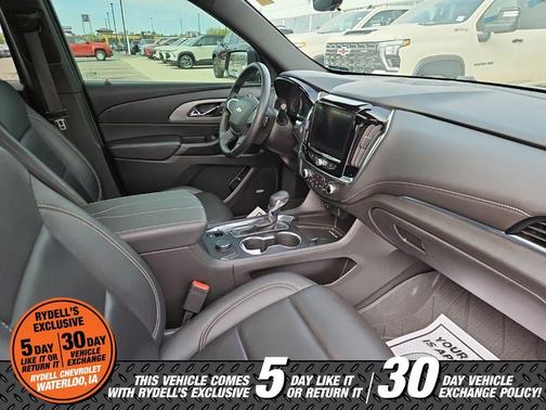 Mosaic Black Metallic 2023 Chevrolet Traverse LT Leather