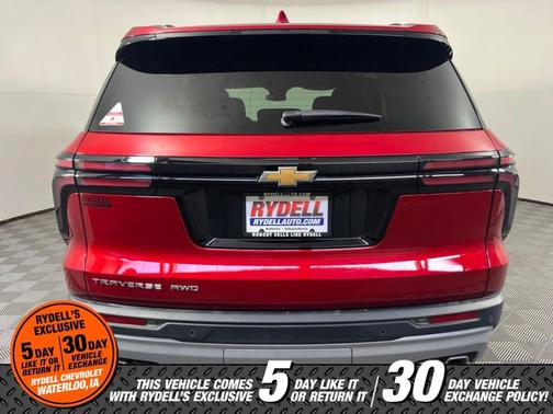 Radiant Red 2025 Chevrolet Traverse LT