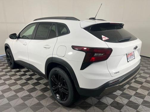 Summit White 2026 Chevrolet Trax ACTIV