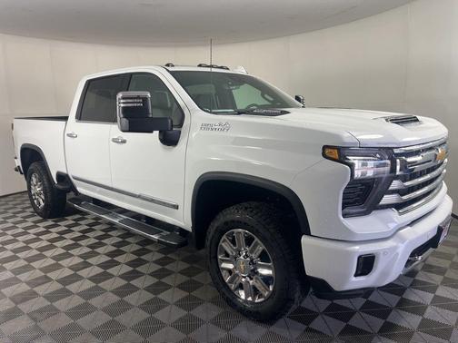 Summit White 2026 Chevrolet Silverado 2500 High Country