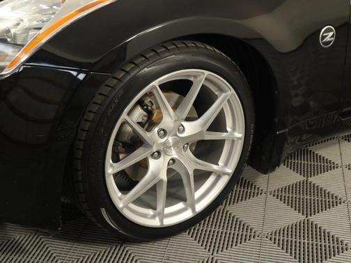 Photo 4 of 19 of 2003 Nissan 350Z Touring