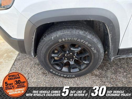 Bright White Clearcoat 2022 Jeep Cherokee Trailhawk