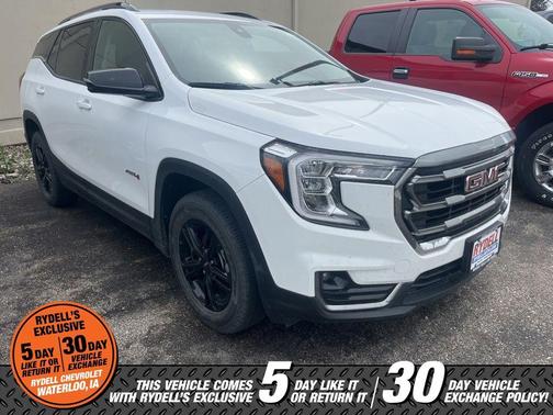 Summit White 2023 GMC Terrain AT4