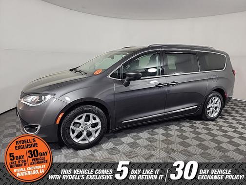 2017 Chrysler Pacifica Touring-L Plus