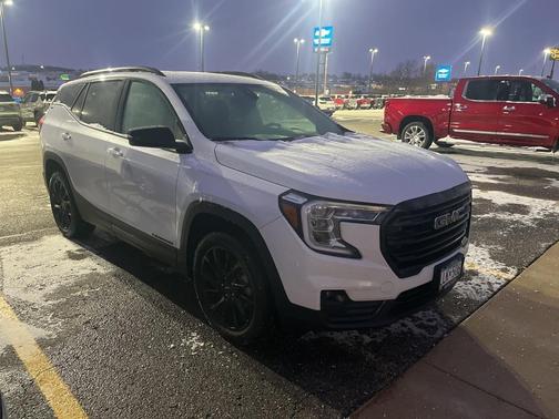 2023 GMC Terrain SLT