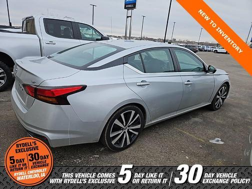 2021 Nissan Altima 2.5 SR