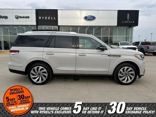 Pearl Metallic 2023 Lincoln Navigator Reserve