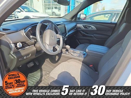 2023 Chevrolet Traverse LT Cloth