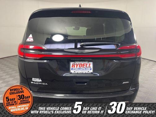 2023 Chrysler Pacifica Touring-L