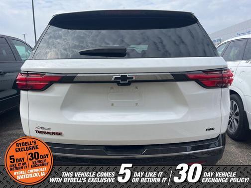 Summit White 2023 Chevrolet Traverse Premier