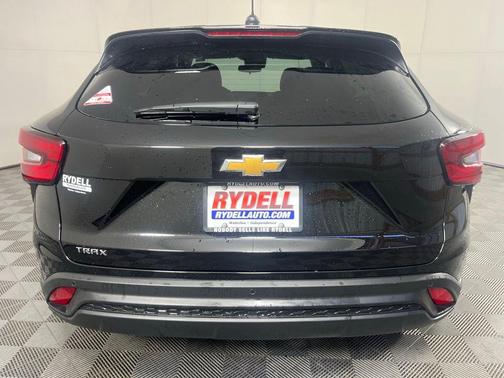 Mosaic Black Metallic 2026 Chevrolet Trax LS