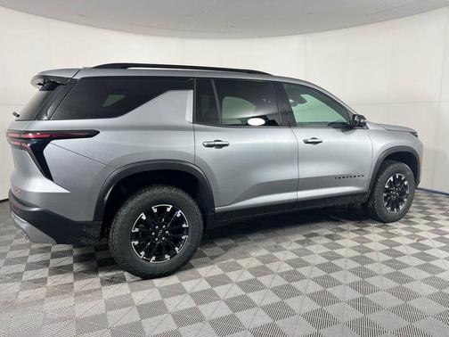 Sterling Gray Metallic 2026 Chevrolet Traverse Z71