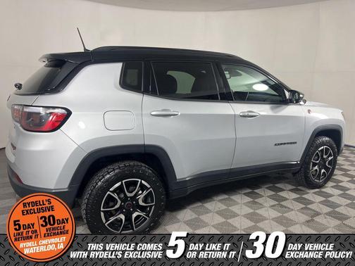 Silver Zynith 2025 Jeep Compass Trailhawk