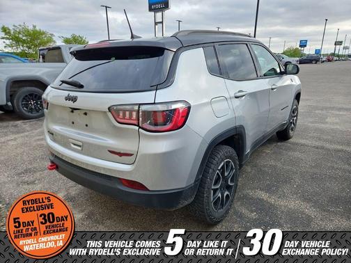 Silver Zynith 2025 Jeep Compass Trailhawk