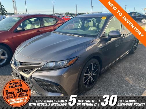 2021 Toyota Camry Hybrid SE