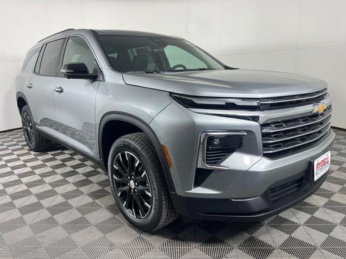 Sterling Gray Metallic 2026 Chevrolet Traverse LT