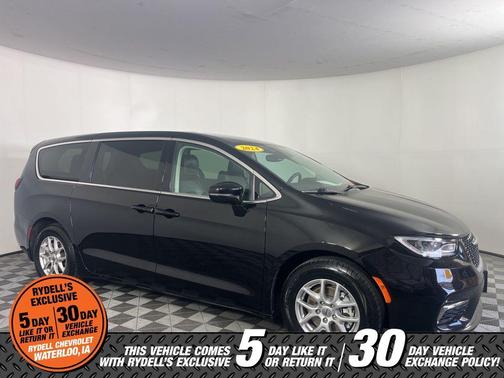 Diamond Black 2024 Chrysler Pacifica Touring-L