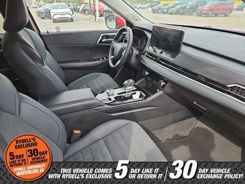Red 2025 Mitsubishi Outlander