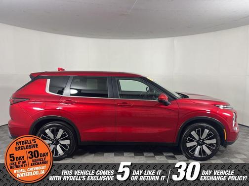 Red 2025 Mitsubishi Outlander