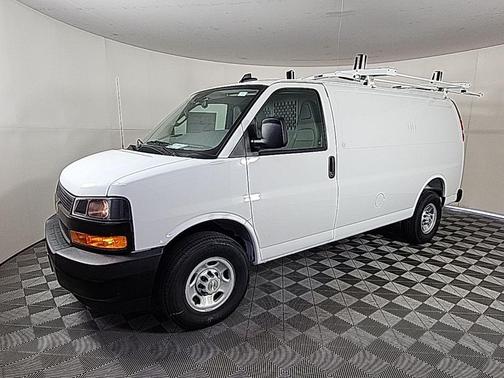Summit White 2025 Chevrolet Express 3500 Work Van