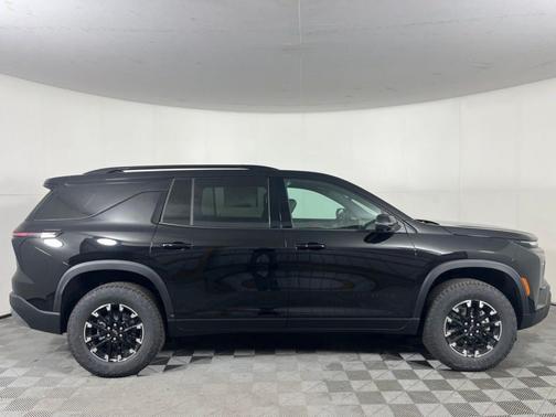 Mosaic Black Metallic 2026 Chevrolet Traverse Z71
