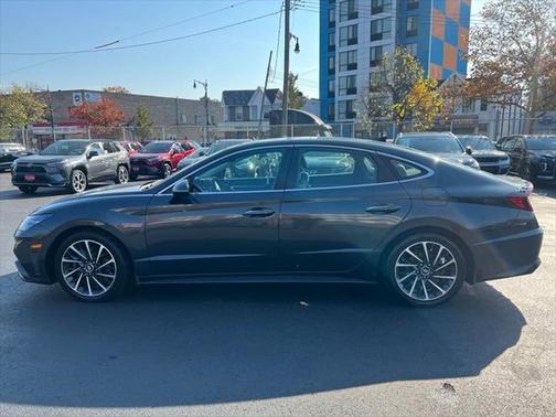 2022 Hyundai SONATA Limited