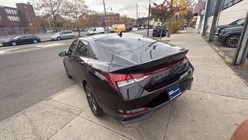 2022 Hyundai ELANTRA SEL