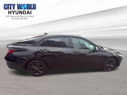 2022 Hyundai ELANTRA SEL