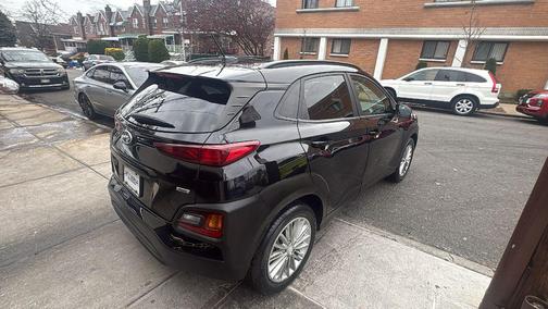 2021 Hyundai KONA SEL