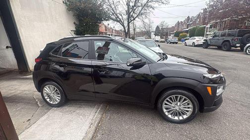 2021 Hyundai KONA SEL