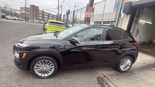 2021 Hyundai KONA SEL