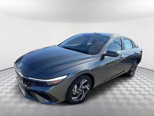 2025 Hyundai ELANTRA SEL