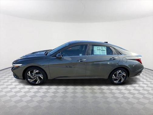 2025 Hyundai ELANTRA SEL