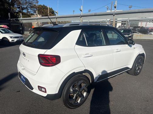 2024 Hyundai VENUE Limited