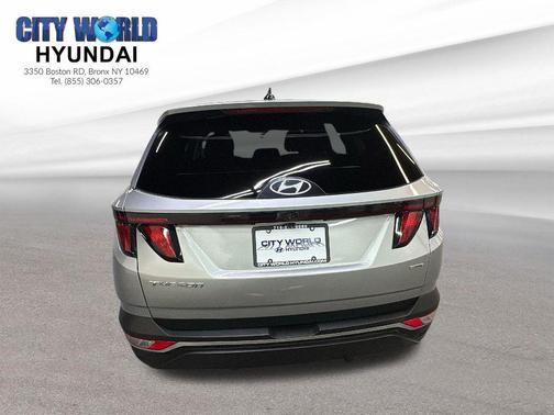 2022 Hyundai TUCSON SE