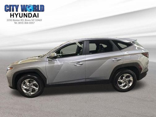 2022 Hyundai TUCSON SE