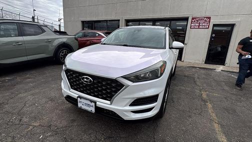 2021 Hyundai TUCSON SE