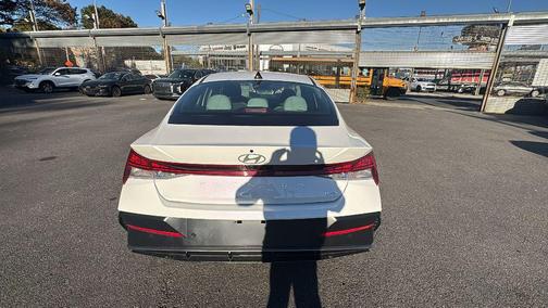 2024 Hyundai ELANTRA HEV Limited