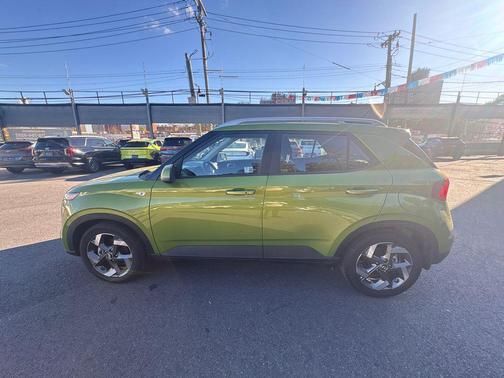 2024 Hyundai VENUE SEL